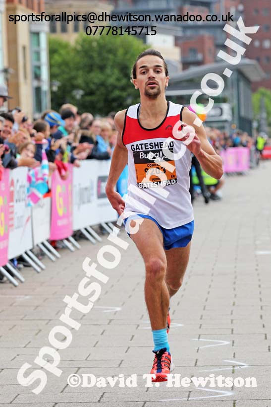 Conrad Franks finishing 2nd in the BUPA Great North 5k. Photo: David T. Hewitson/Sports for All Pics